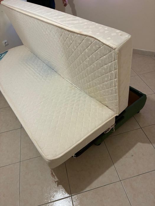 Cama dobrável com colchão