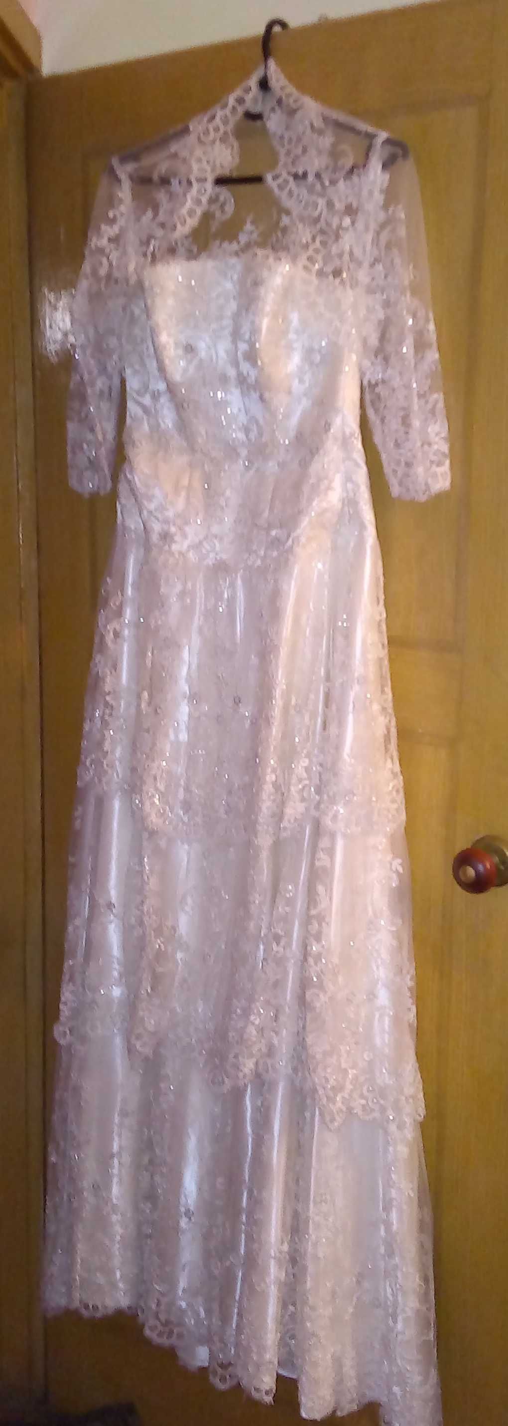 Весільна сукня з жилеткою