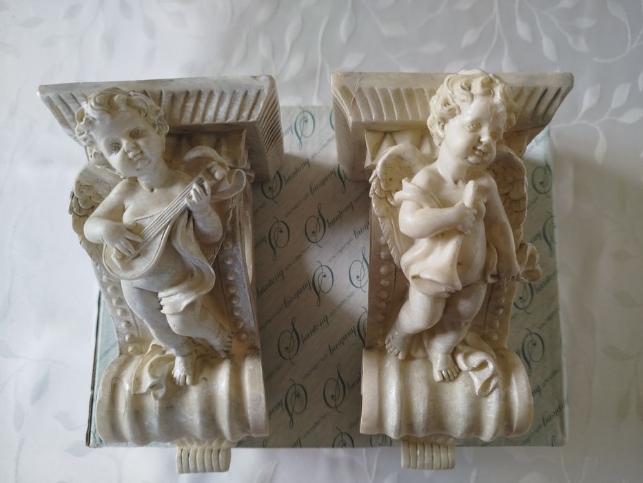 Figurki Komplet 2 szt. wsporników z aniołami, bogato zdobione, ozdoba