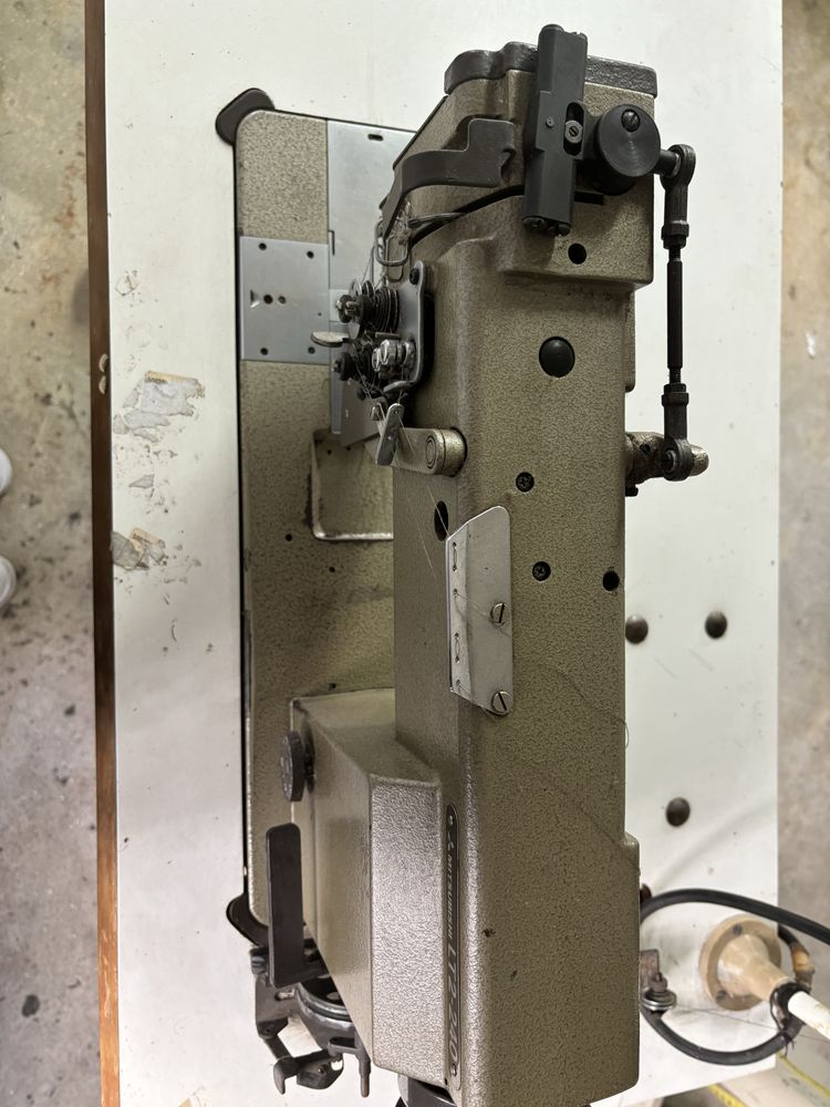 Máquina de costura de 2 agulhas