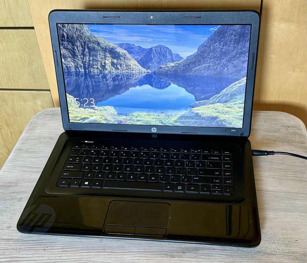 Laptop HP 2000 15,6' AMD 1,3GHz ram 6GB hdd 256GB