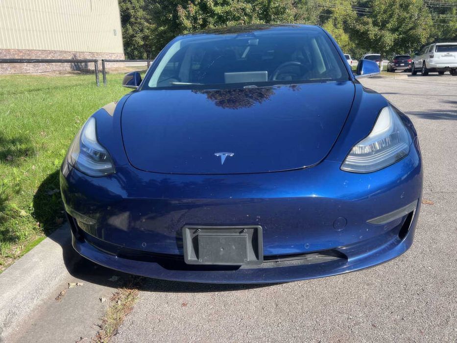 Tesla Model 3 Long Range      2019