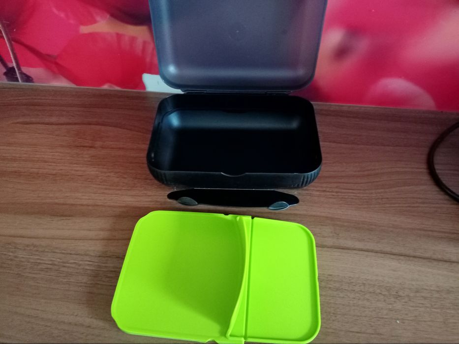 Tupperware nowy lunch box dla niego