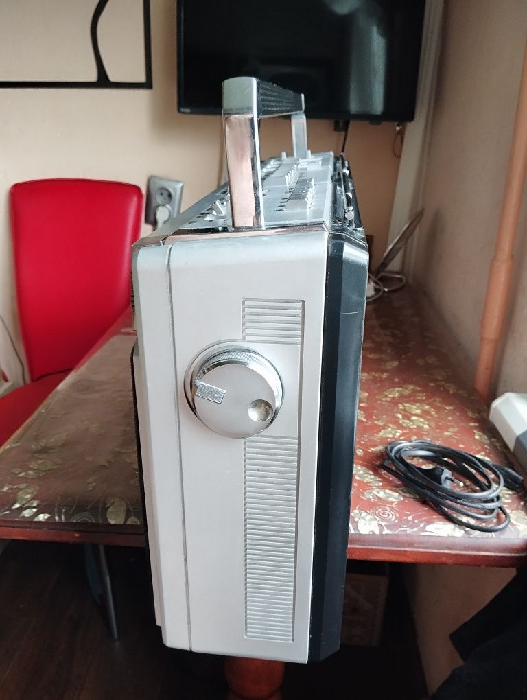 Sharp GF 9494H Stereo Radio Tape Recorder