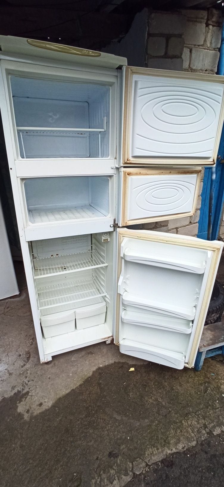 Трехкамерный холодильник Nord в отличном б у состоянии