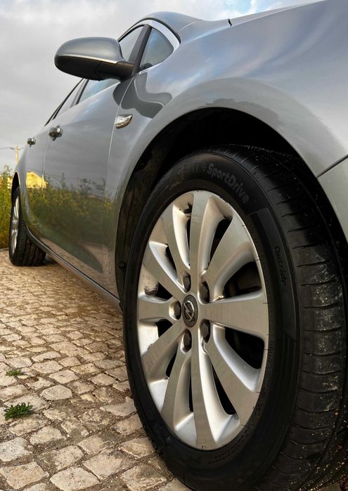 Opel Astra J - 1.7 CDTI . 125CV