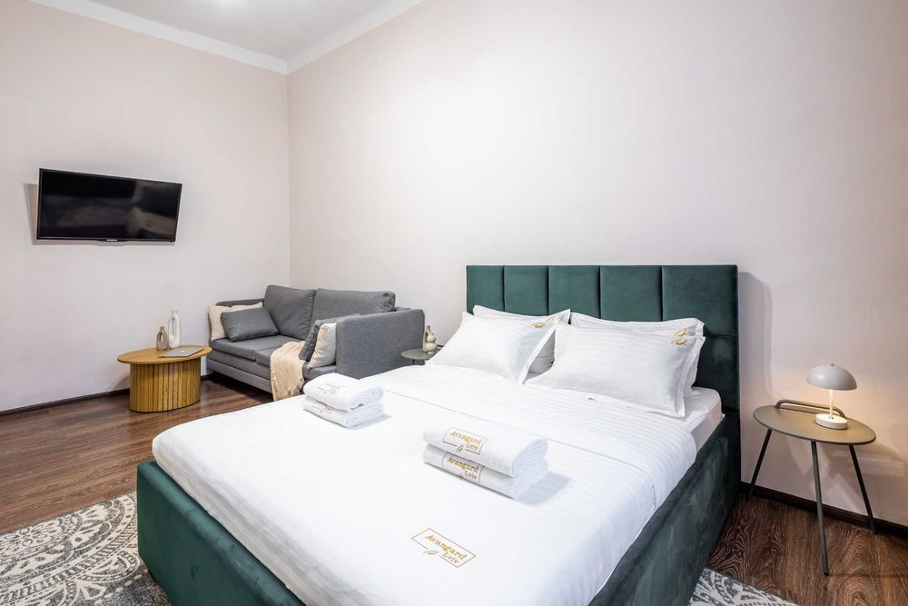 Оренда житла подобова центр університет Франка вул. Листопадового Чину