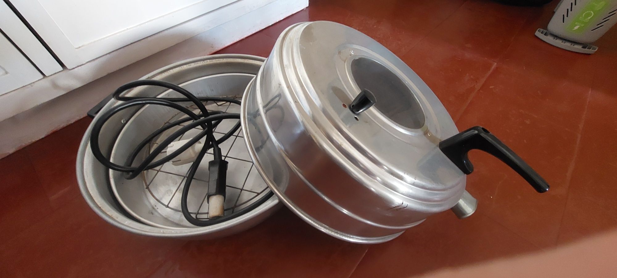 Patusca cloche nova com todos acessórios