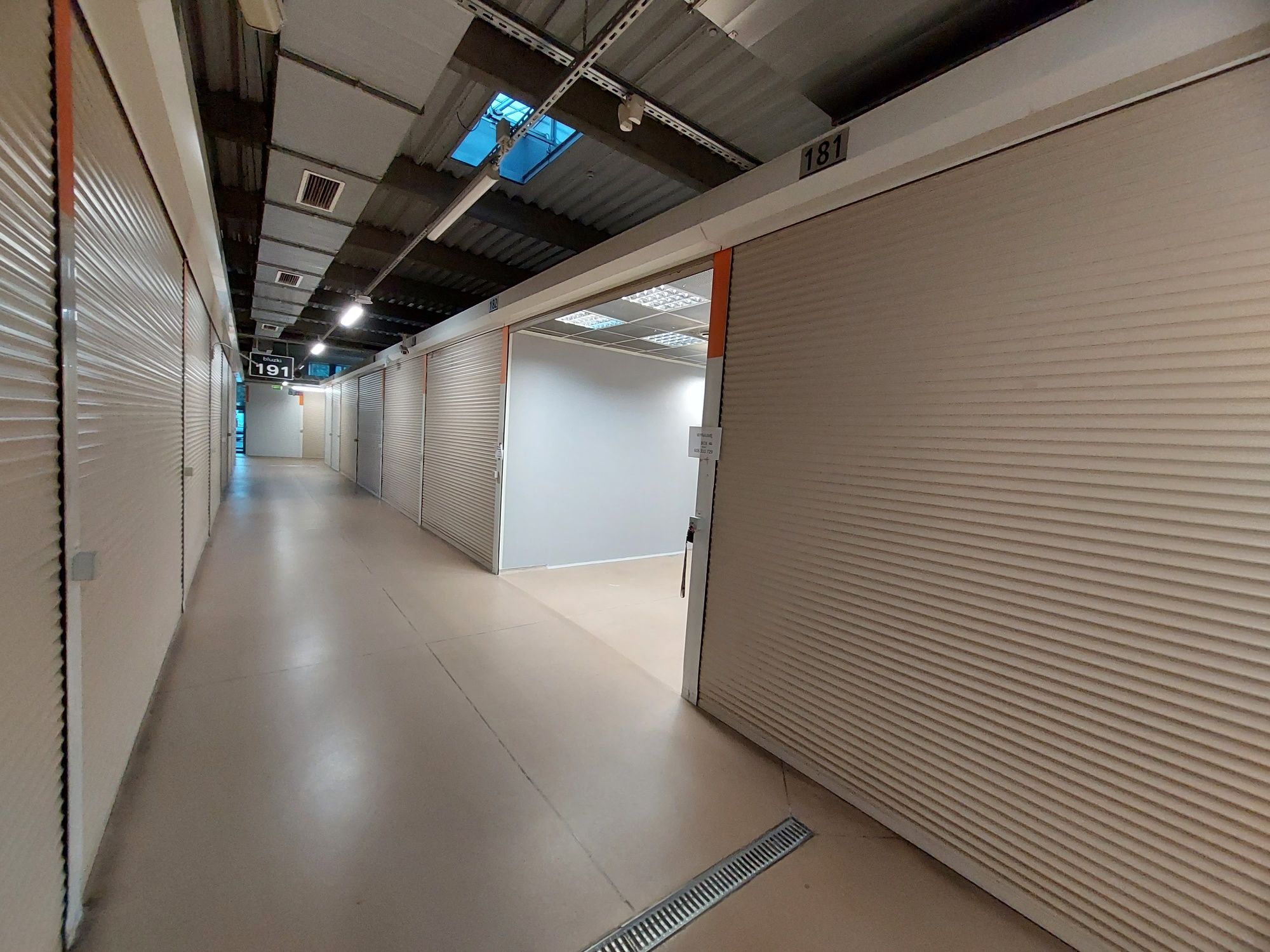Sprzedam box 14 m2 na bałuckim rynku