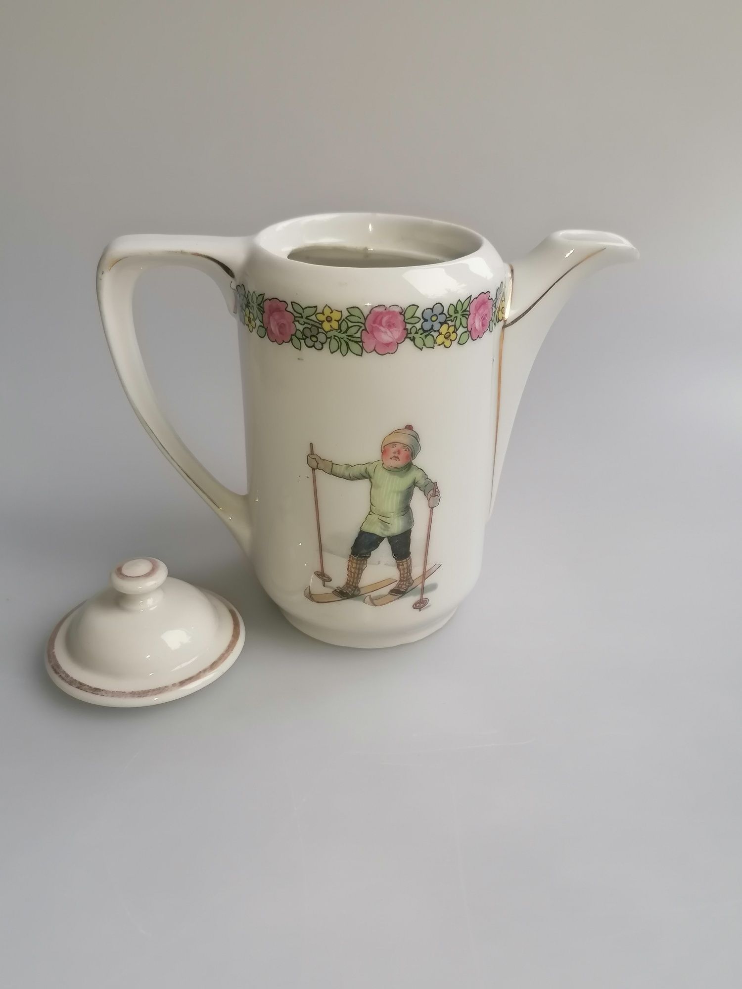Stary dzbaneczek porcelanowy