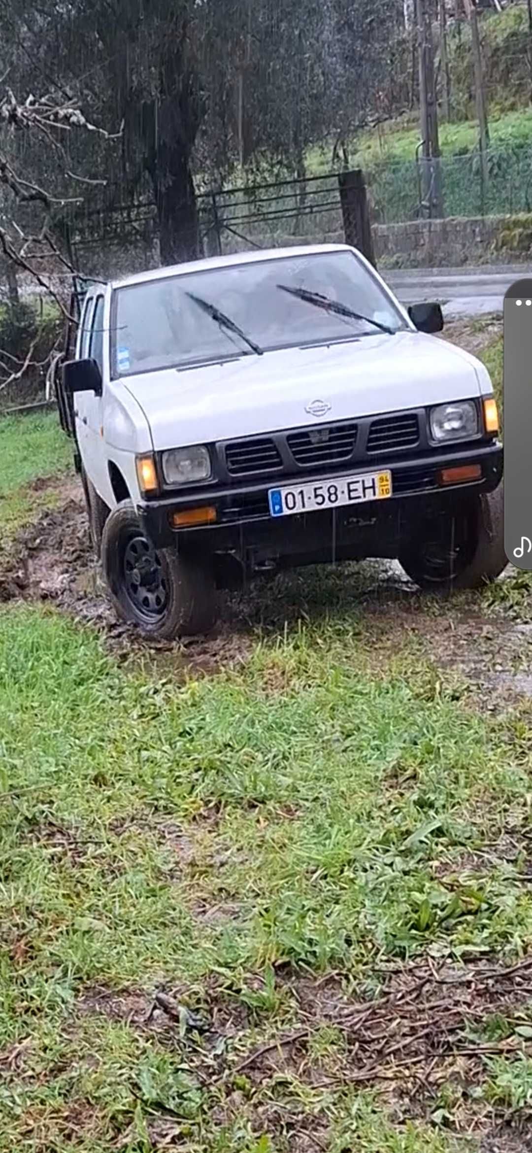 Nissan 4x4 pikc up