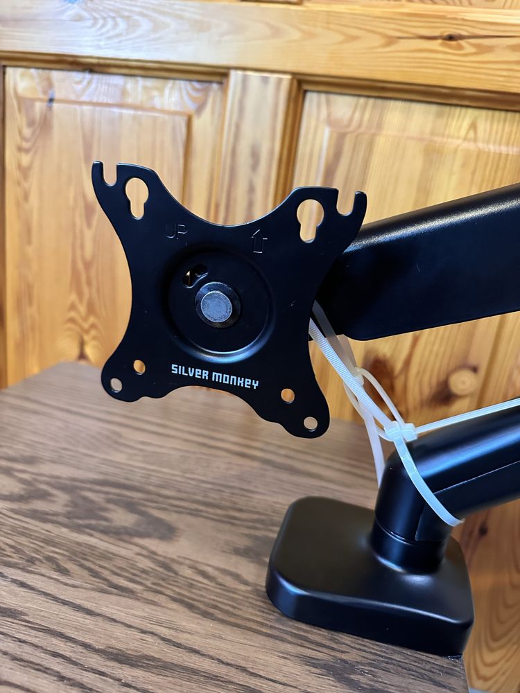 Uchwyt biurkowy do monitora Silver Monkey UM-600 jak nowy