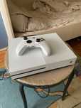 Игровая консоль Xbox ONE S 500gb  Б.У.