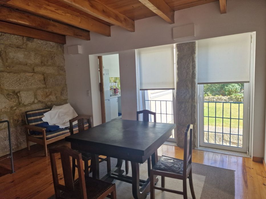 Casa independente com jardim