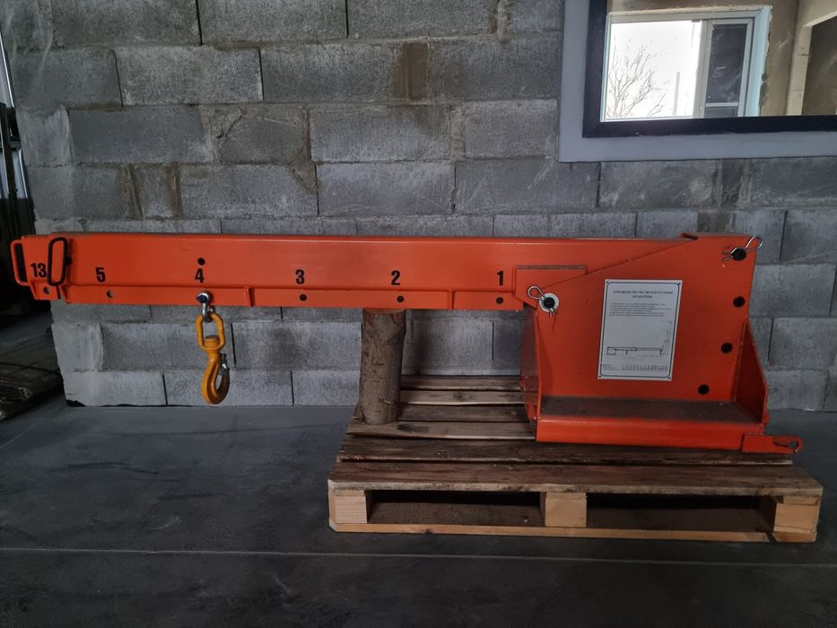 Кран-балка на вилочний навантажувач.