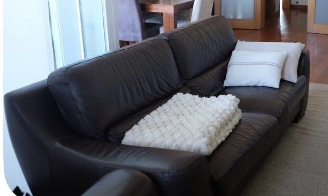 Dois sofas Chateau d’Ax em pele