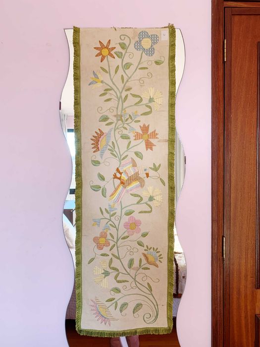 Naperon longo em bordado de Castelo Branco