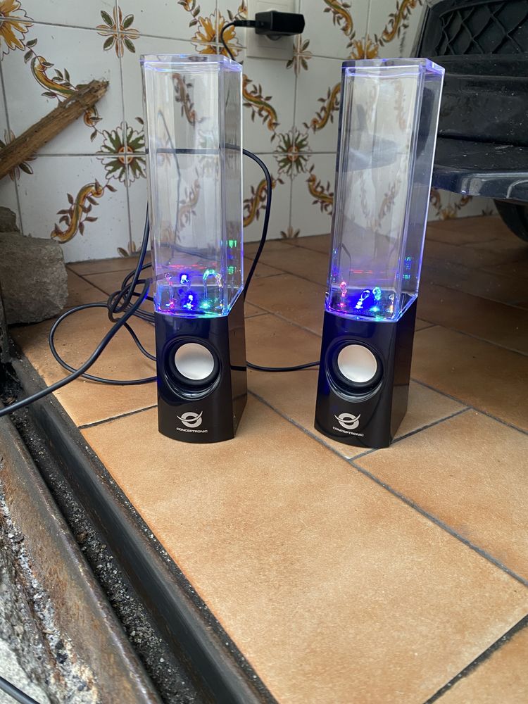 Colunas de som conceptronic agua/luz
