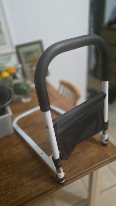 Regulowana porecz do łóżka, antyposlizgowa, solidna