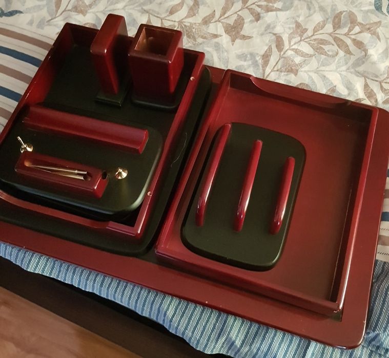 Продаю особисті вживані речі. Набір  керівника.