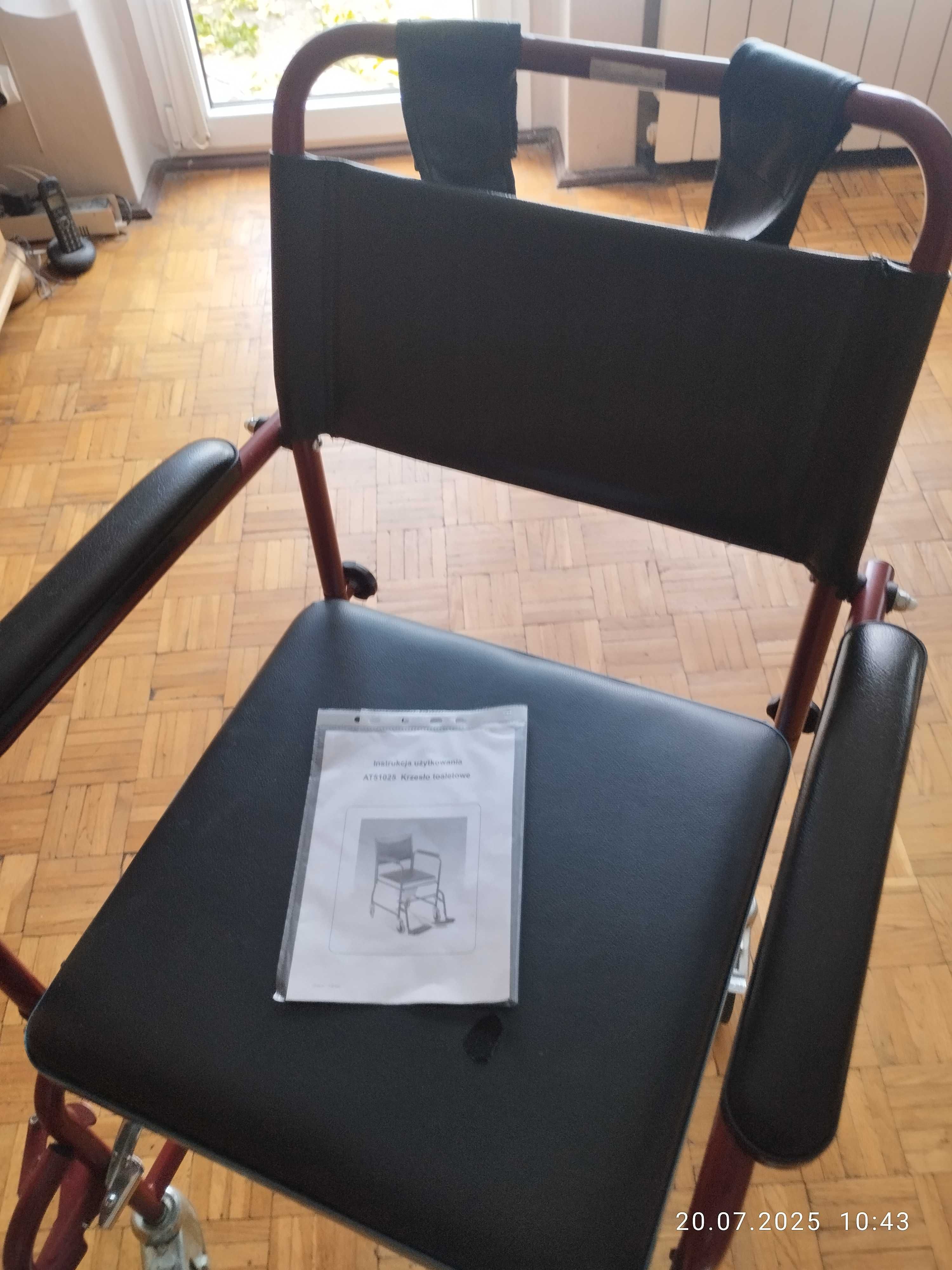 Wózek inwalidzki toaletowy