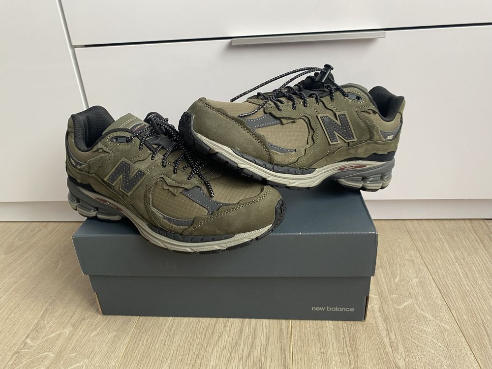 кросівки чоловічі New Balance 2002rd