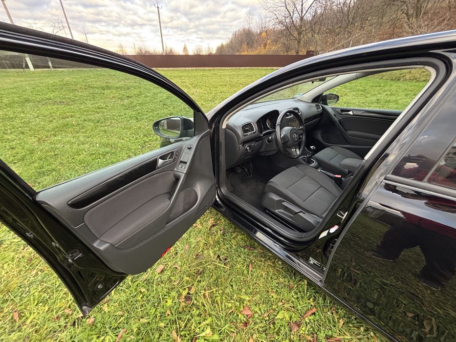 Volkswagen Golf 6 1,6 МРі бензин