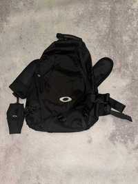 oakley sling bag