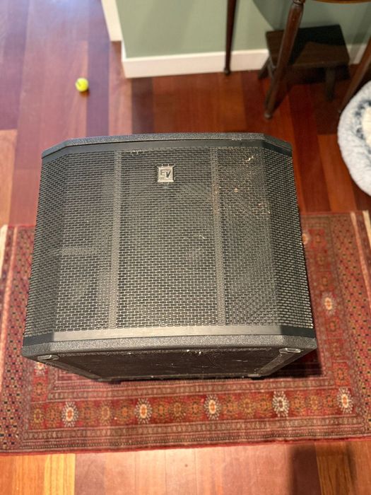 Subwoofer Activo Electro-Voice ETX-15SP – 15” – 1800W Excelente Estado