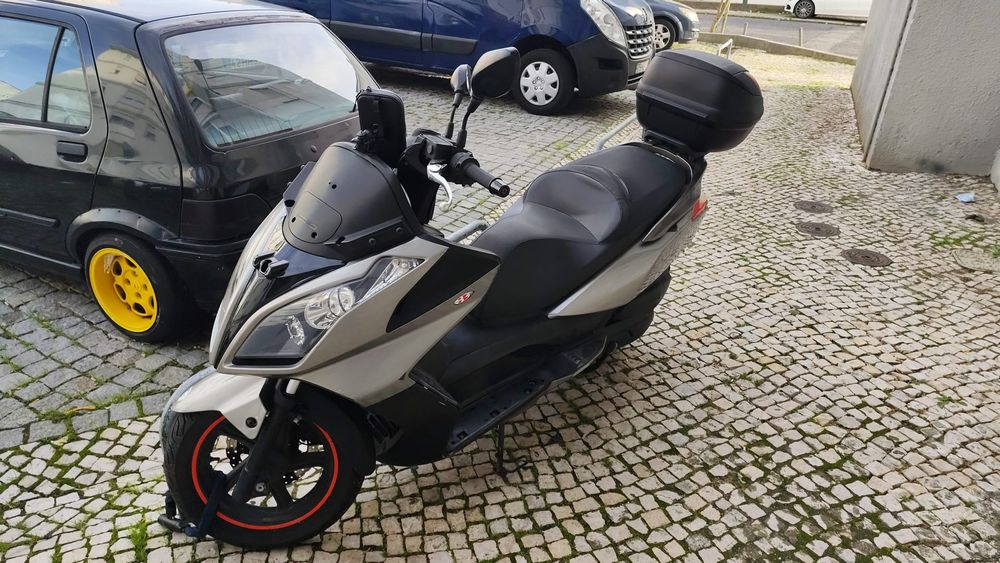 Downtown 125i para peças