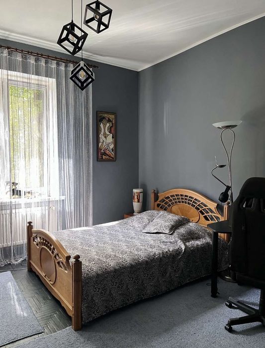 Продам 2 кім кв з АО на просп.Миру