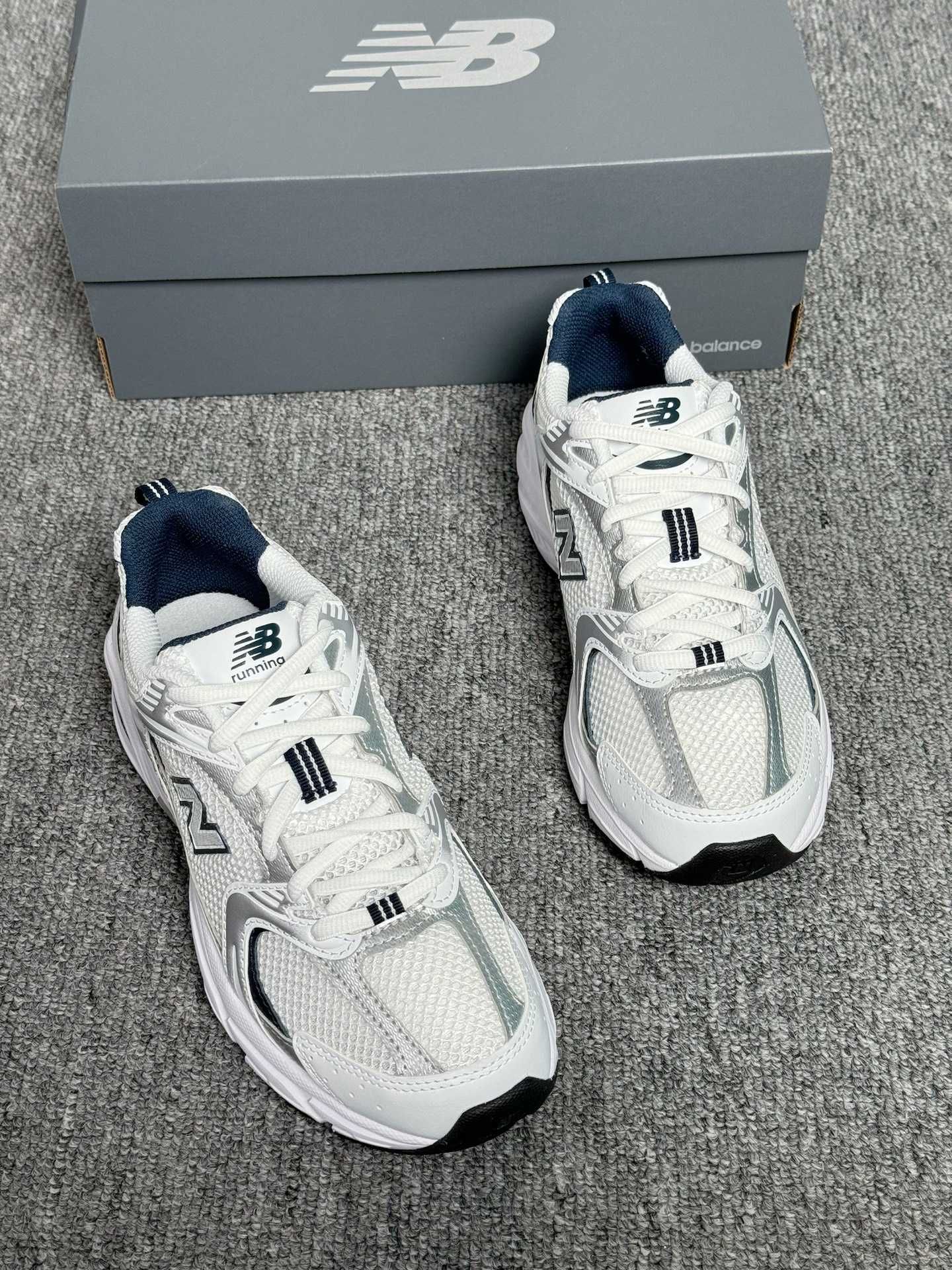 Buty/New_Balance_530/damskie i męskie_WhiteSilver Navy/Rozmiar EU.39.5