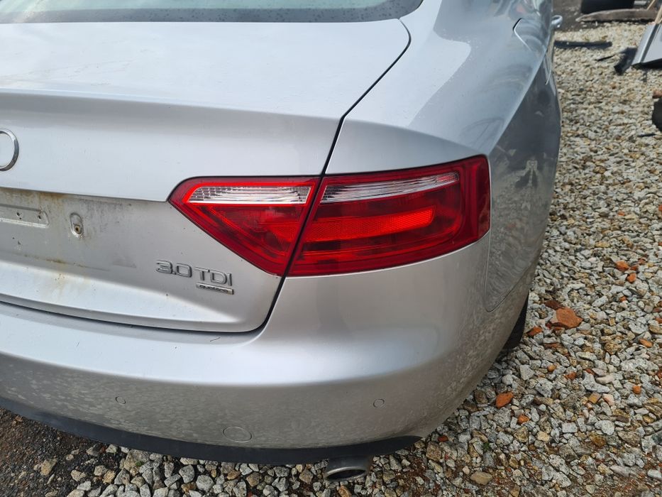LAMPA  w błotnik +wkład lewa tylna prawa AUDI A5 8T COUPE 2007r