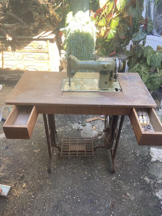Vende-se máquina de costura antiga