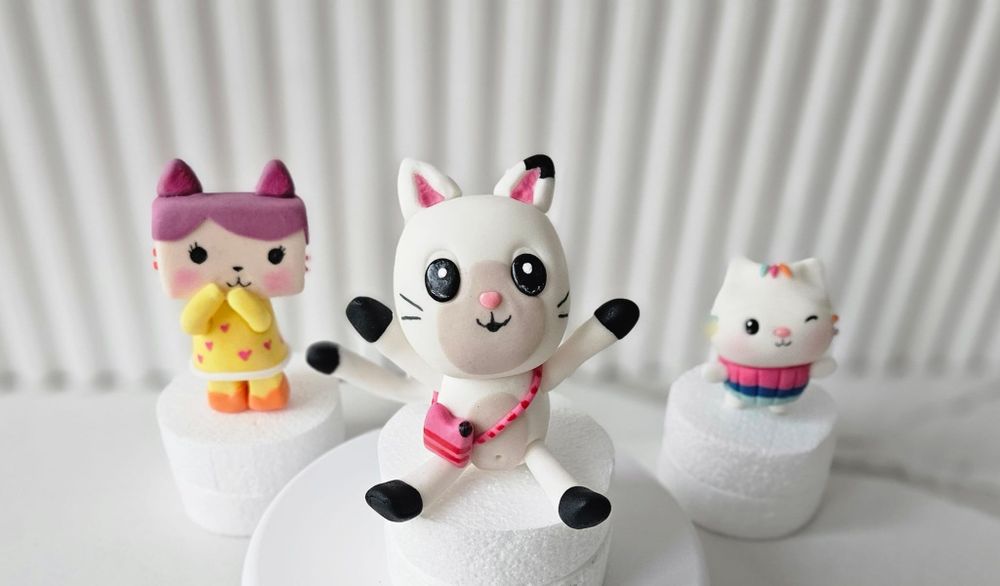 Kici domek Gabi figurki na tort z masy cukrowej