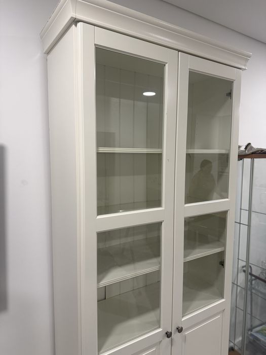 Movel de Tv e armario vitrine