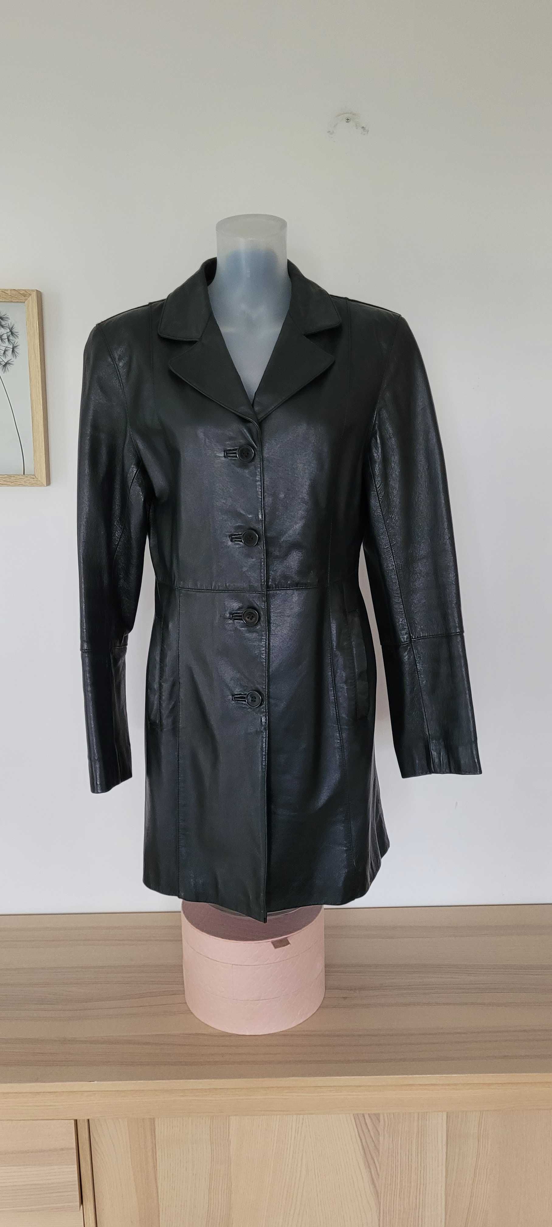 Skórzany czarny klasyczny płaszczyk Avitano,rozmiar 38