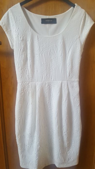 Sukienka damska kremowa ecru Reserved