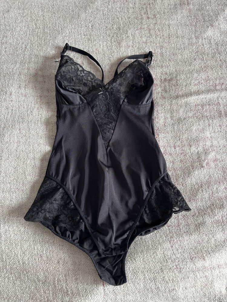 Czarne body bielizna modelujaca koronka wyszczuplajace