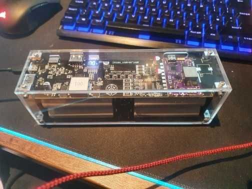 Павер банк,корпус 100w для ноутбука емкость 56 000 mAh 18650 / 21700