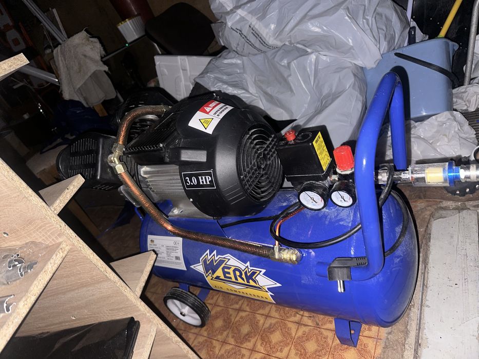 Продам компрессор бесмаслянный Werk 50