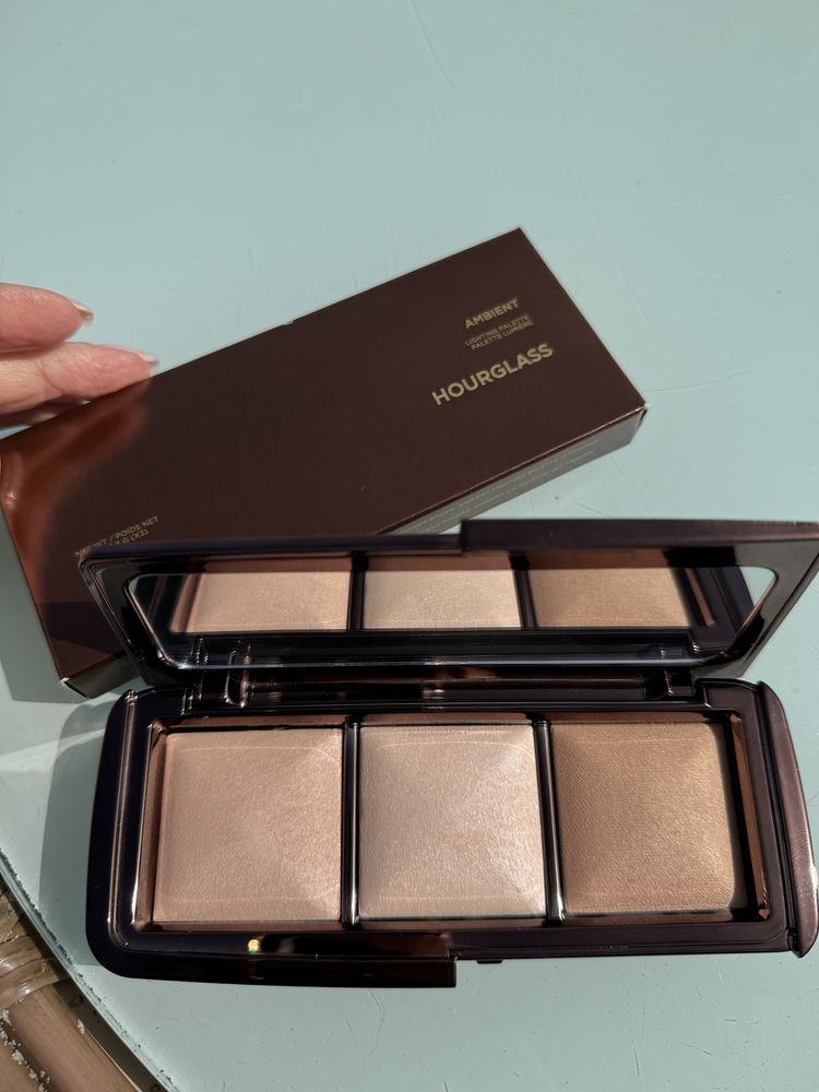 Палетка HOURGLASS Ambient Lighting Palette