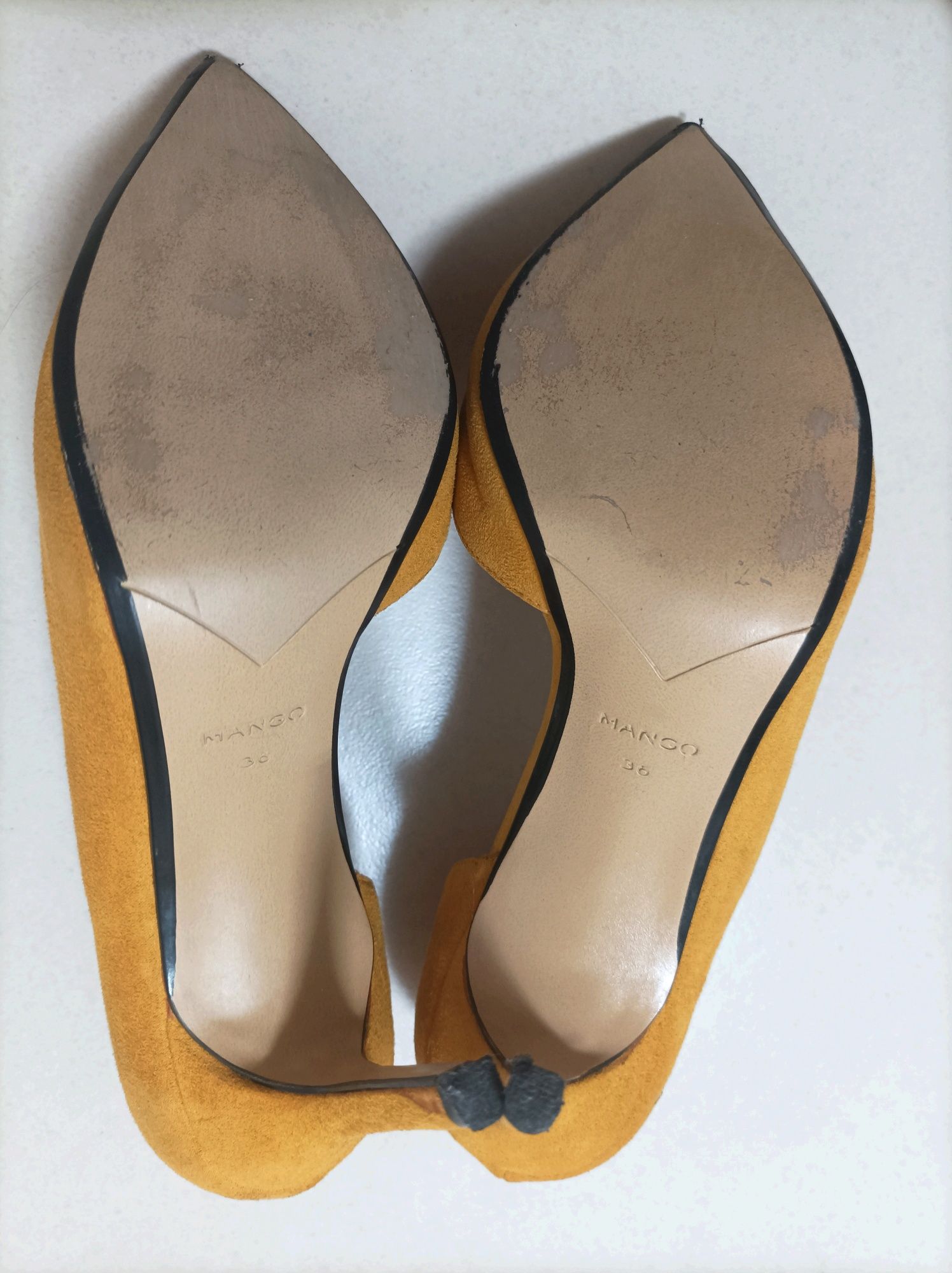 Sapatos de salto alto marca Mango (T. 36)