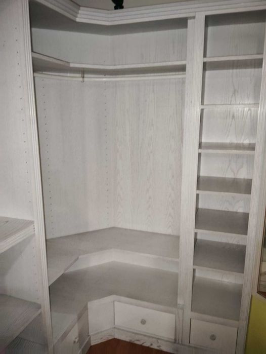 Móveis de loja cinza