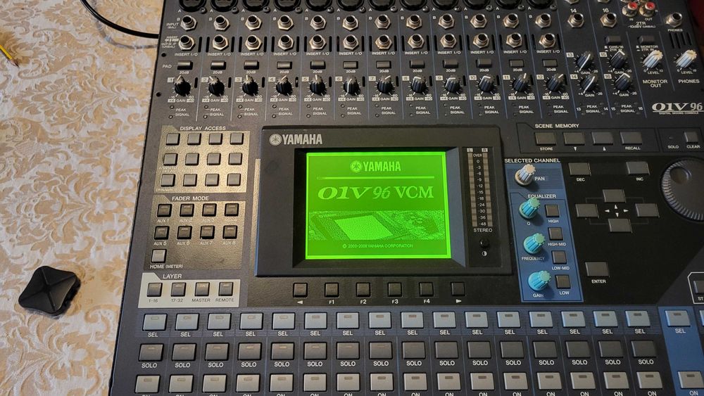 Mesa de Mistura Digital Yamaha 01v96 VCM