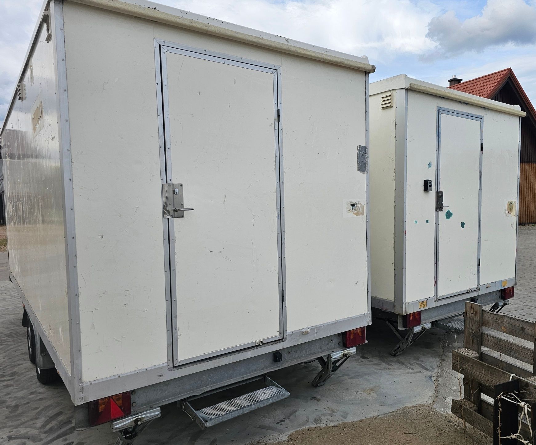 Przyczepa socjalna 2008r camping na budowę WC zlew szafki DMC 1300