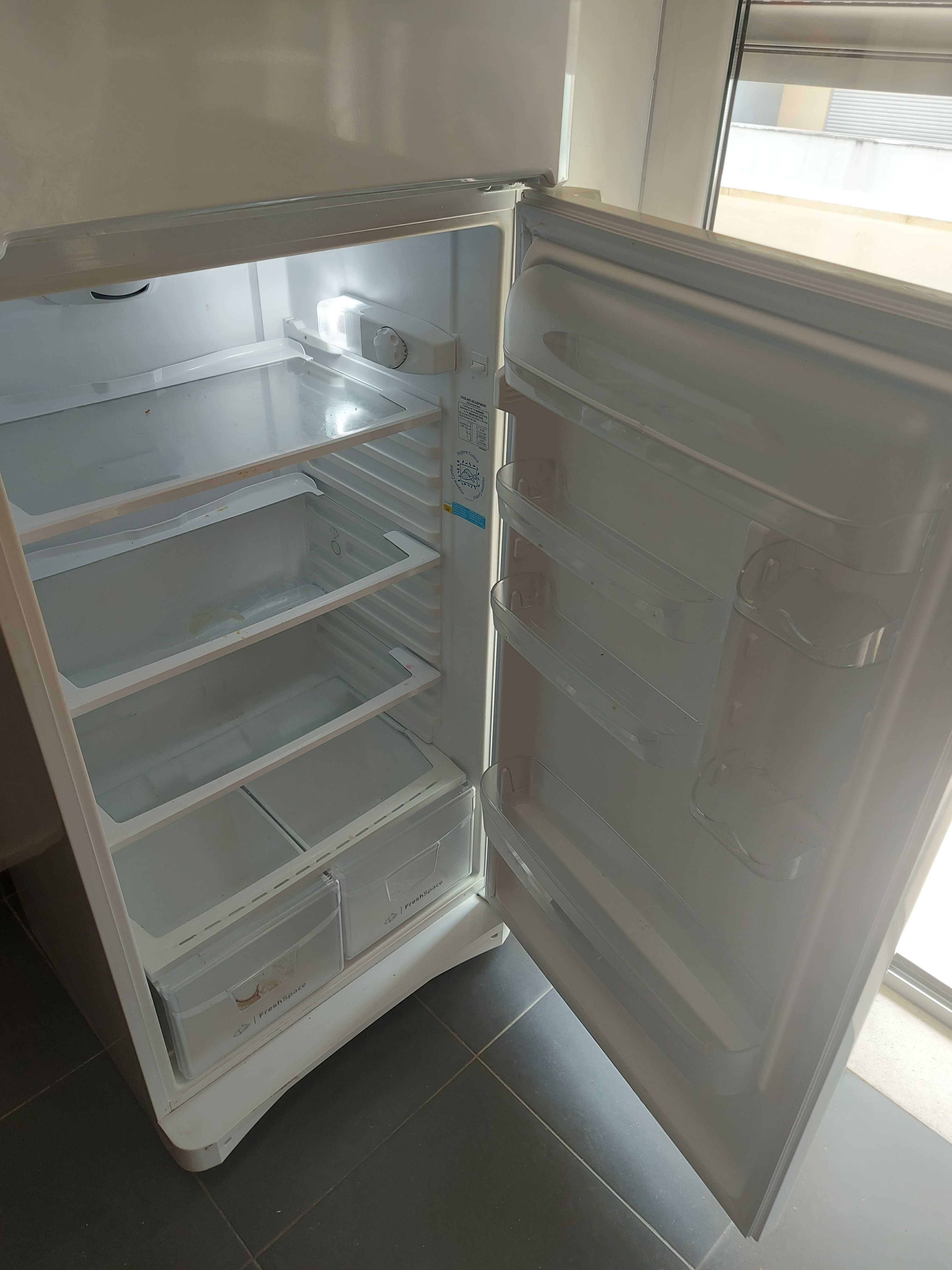 Frigorífico Indesit