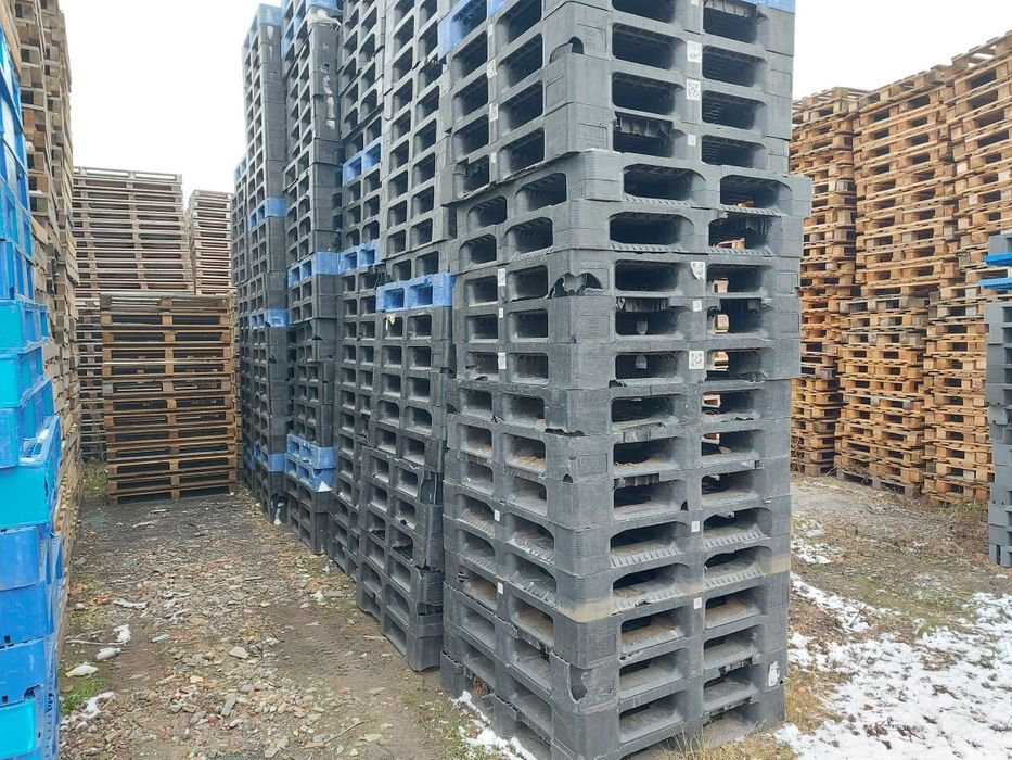 Palety plastikowe duża ilość używane różne wymiary pełne i kratowane
