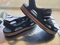 Sandália Bayaband Crocs. rapaz
