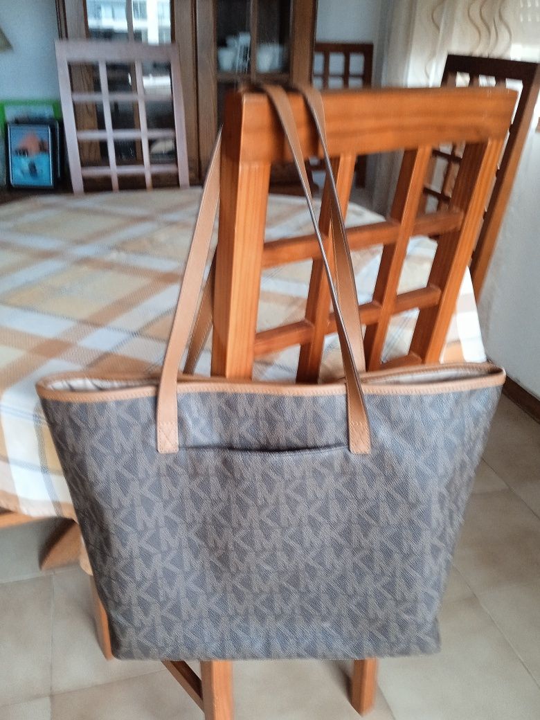 Venda mala Michael Kors muito boa